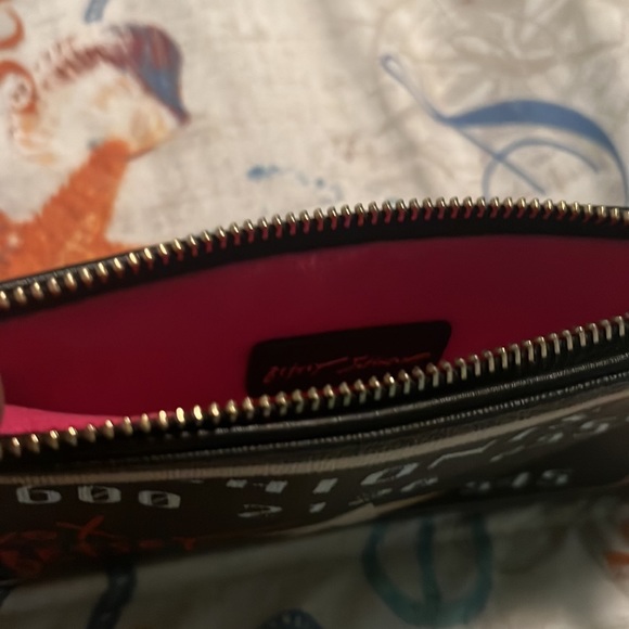 Betsey Johnson No Limit Fashionista Convertible Wristlet - Picture 3 of 3